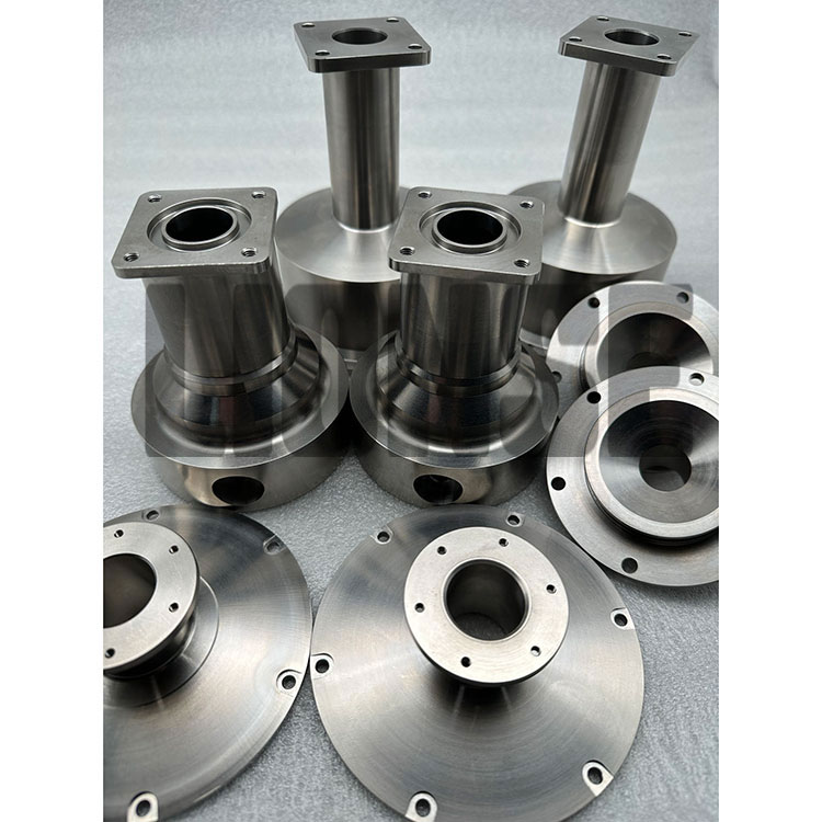Tại sao chọn các bộ phận titan của thiết bị biển cho thiết bị biển?