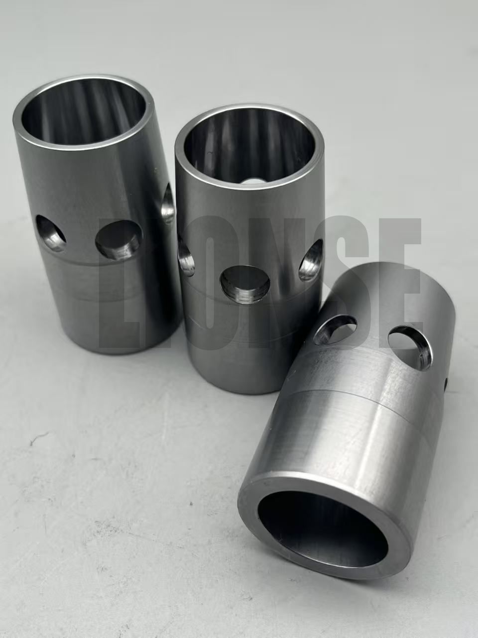 Sự khác biệt giữa ống lót và ống bọc là gì?