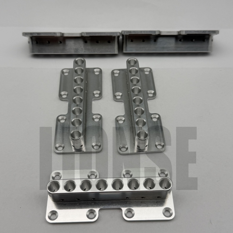 Việc gia công đen các bộ phận bằng nhôm được thực hiện như thế nào?