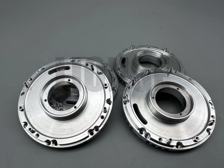 Các thành phần hợp kim được gia công chính xác